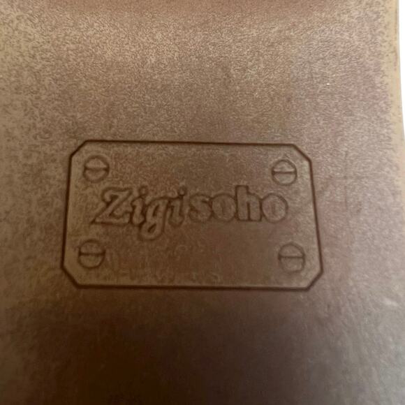 NWOT Zigi Soho Slides - White Faux Leather with Silver Studs - 9 - Picture 9 of 10